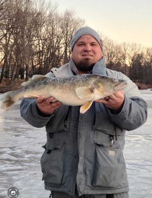 Ice Fishing in Wisconsin | 4 to 8 HR Ice Fishing 